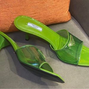 PRADA NEW IN BOX PLEXI PATENT KITTEN-HEEL MULE SANDALS 🔥
